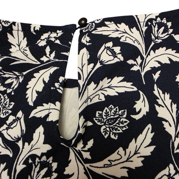 Banana Republic Navy Floral Shift Dress Size 2 Loose Fit - Picture 9 of 10